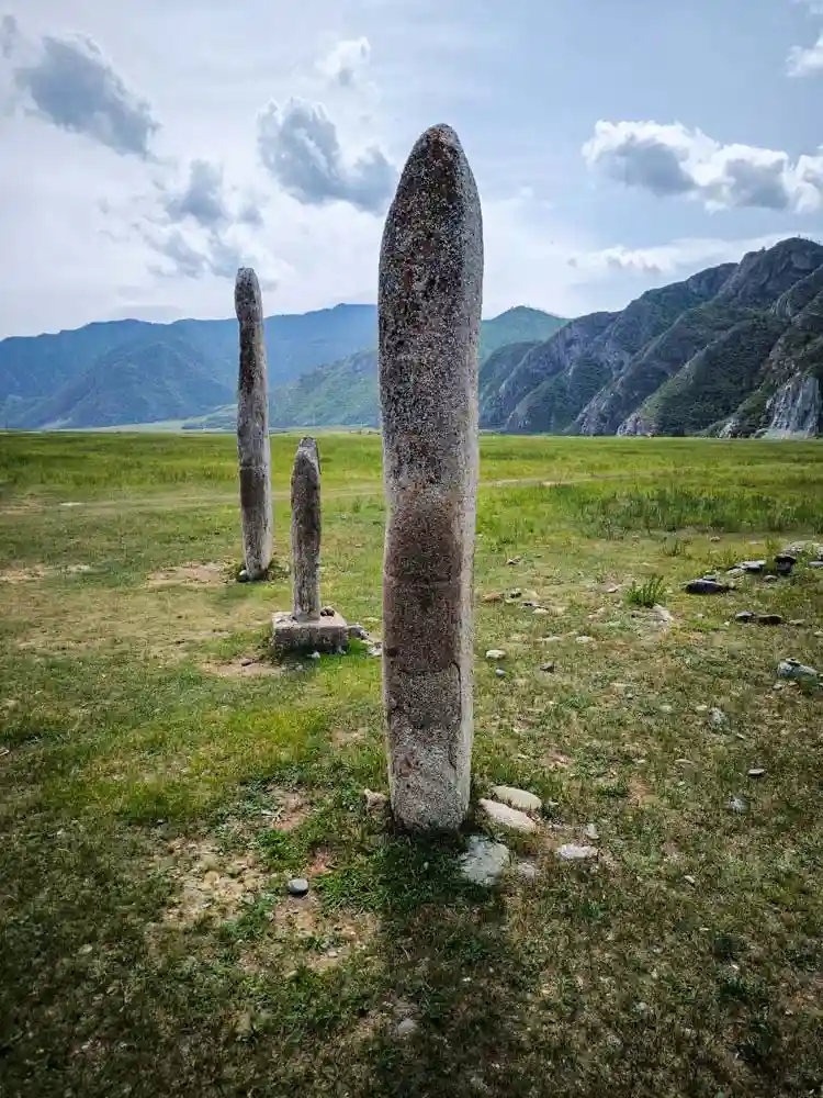 Ининские стеллы