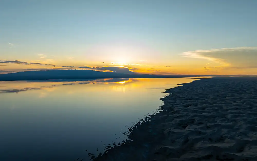 Вечерний Дурген-Нуур на закате