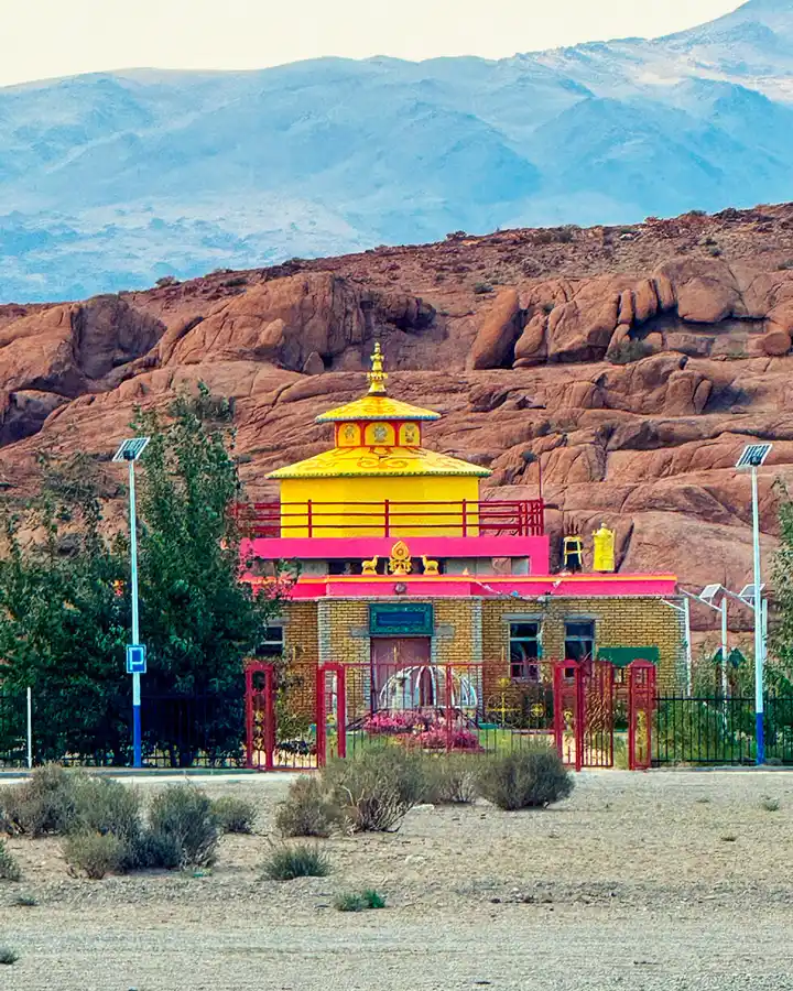 Храм в горах Монголии