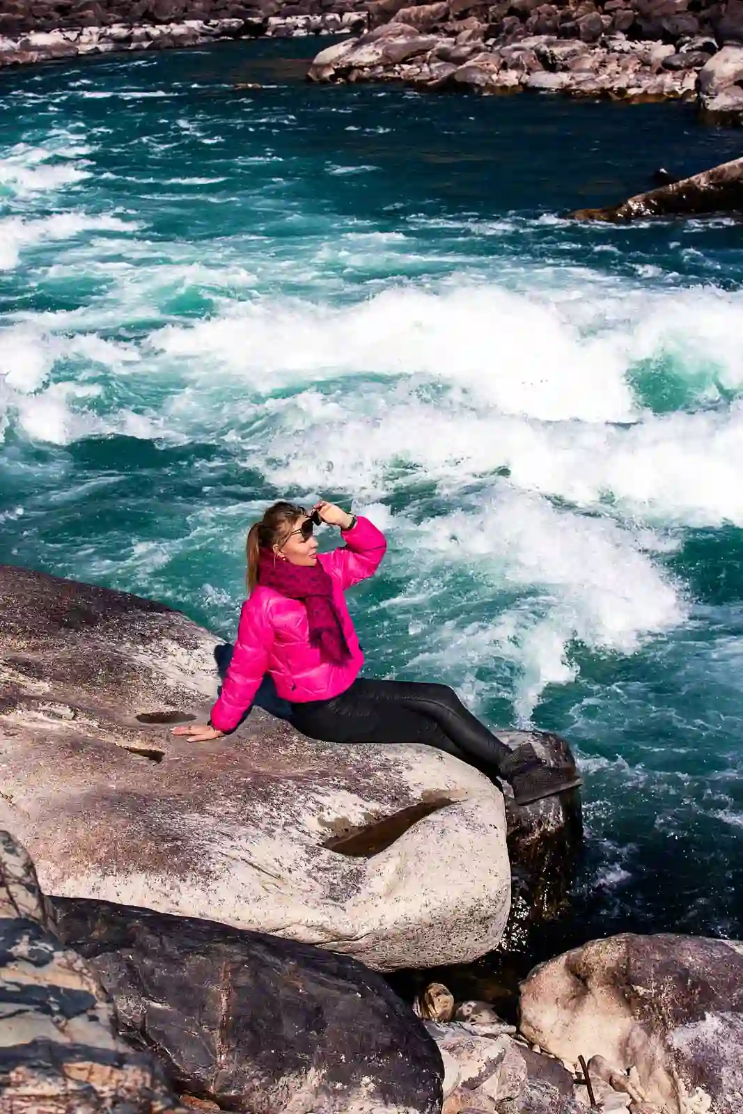 Бирюзовый бурный Чулышман осенью