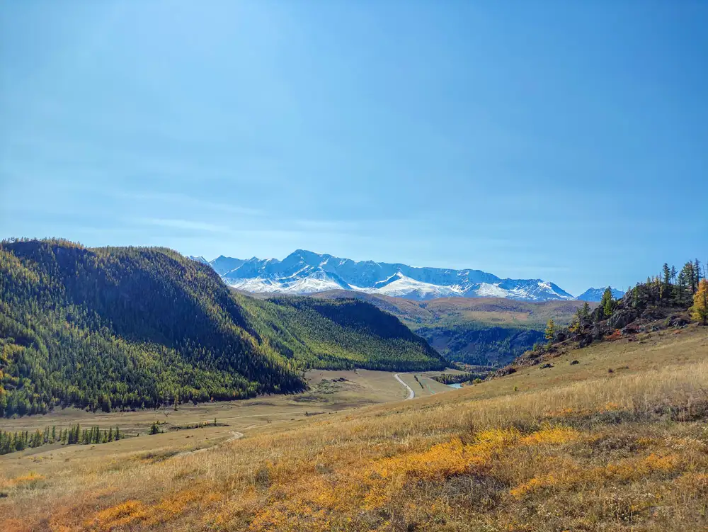 Вид на Северо-Чуйский хребет