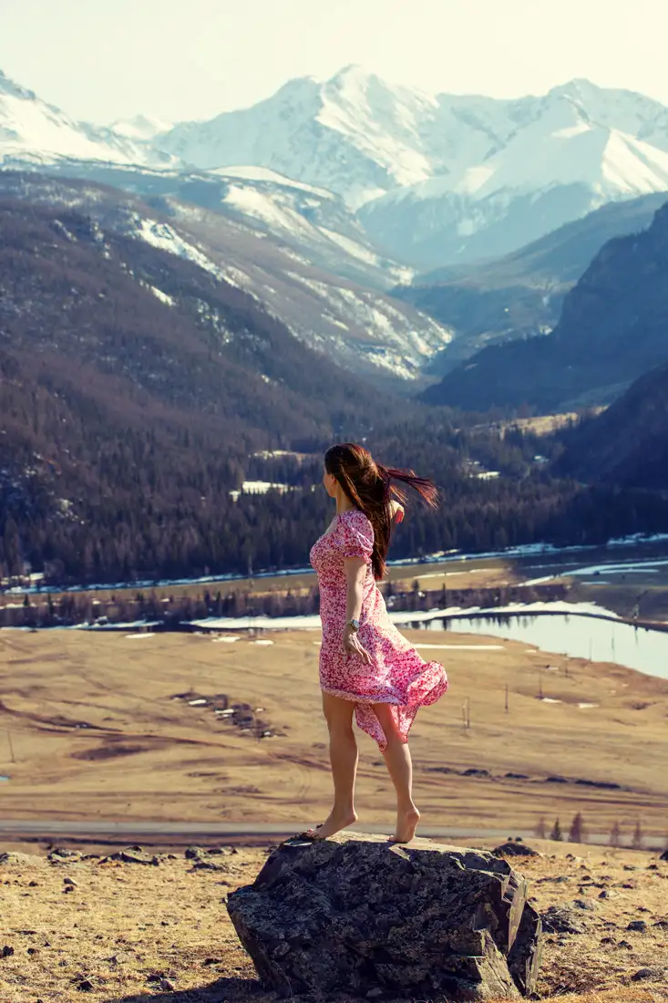 Вид с горы на Северо-Чуйский и Чуйский тракт